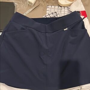 EUC Greg Norman Size L Navy Skort